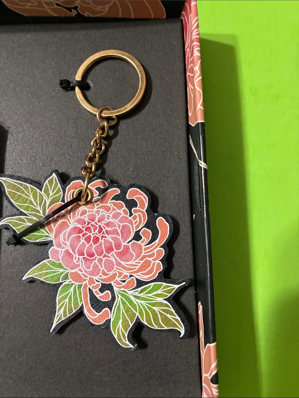 TRINA TURK - Card Holder-Luggage Tag_ Bag Charm Set - Picture 7 of 8